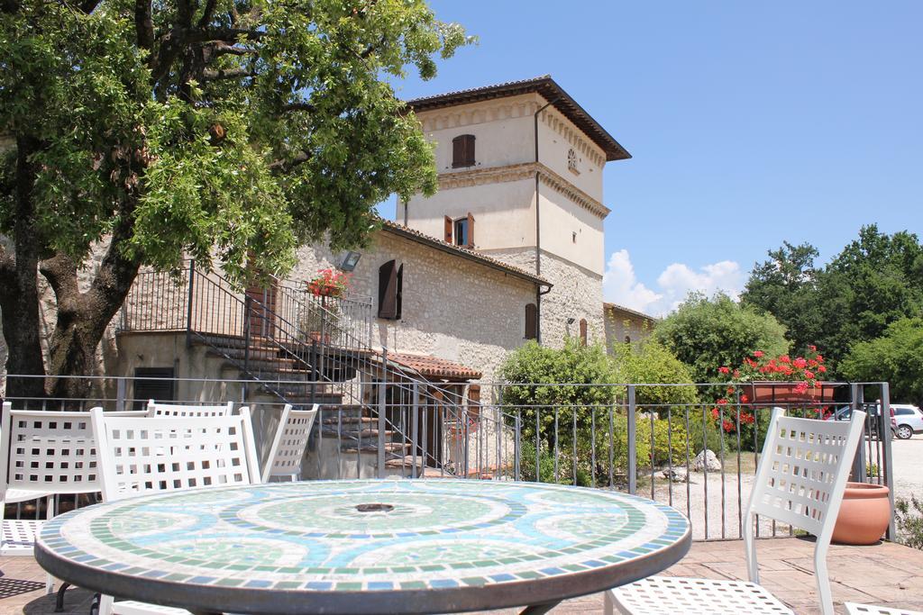 Gasthaus Valle Rosa Spoleto Exterior foto